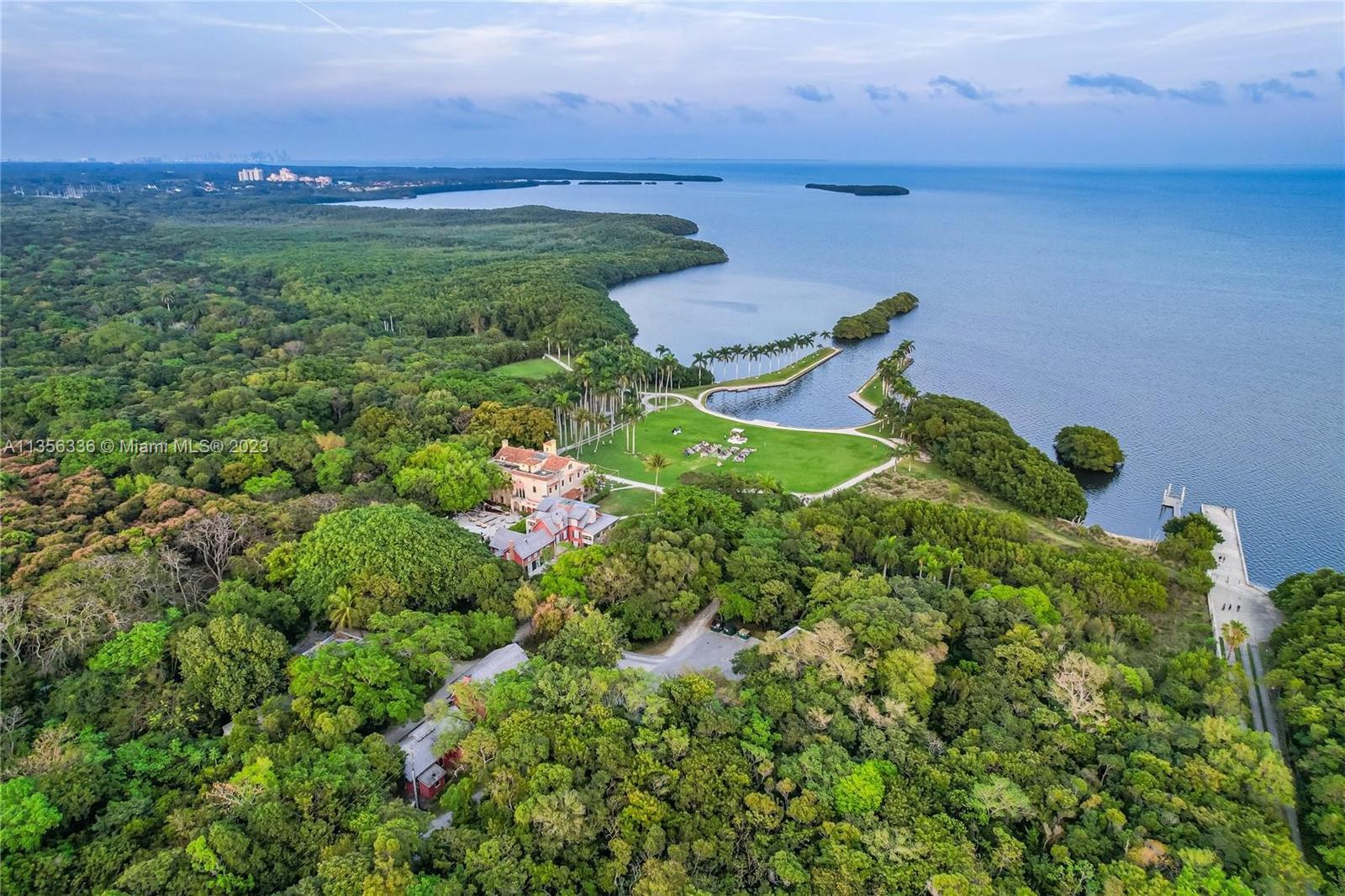 BANYAN WOODS - Residential