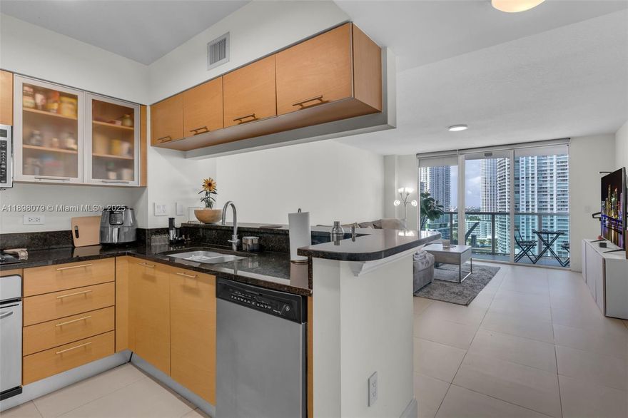 This 1-bedroom residence in Brickell on the River combines comfort and style with spectacular views of the Miami River, city skyline, and sunsets. Meticulously maintained, it features an open layout, modern finishes, and floor-to-ceiling windows. Building amenities include a pool, spa with sauna and steam room, fitness center, 24-hour concierge, and secure access. Storage unit may be included. Steps from Brickell City Centre, dining, and the MetroMover — turnkey and move-in ready!