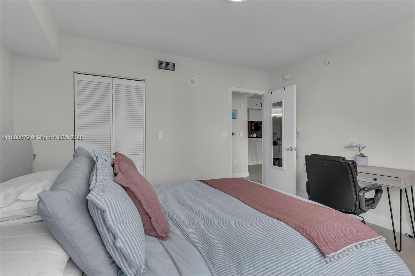 BRICKELL ON THE RIVER N T - Residential Lease