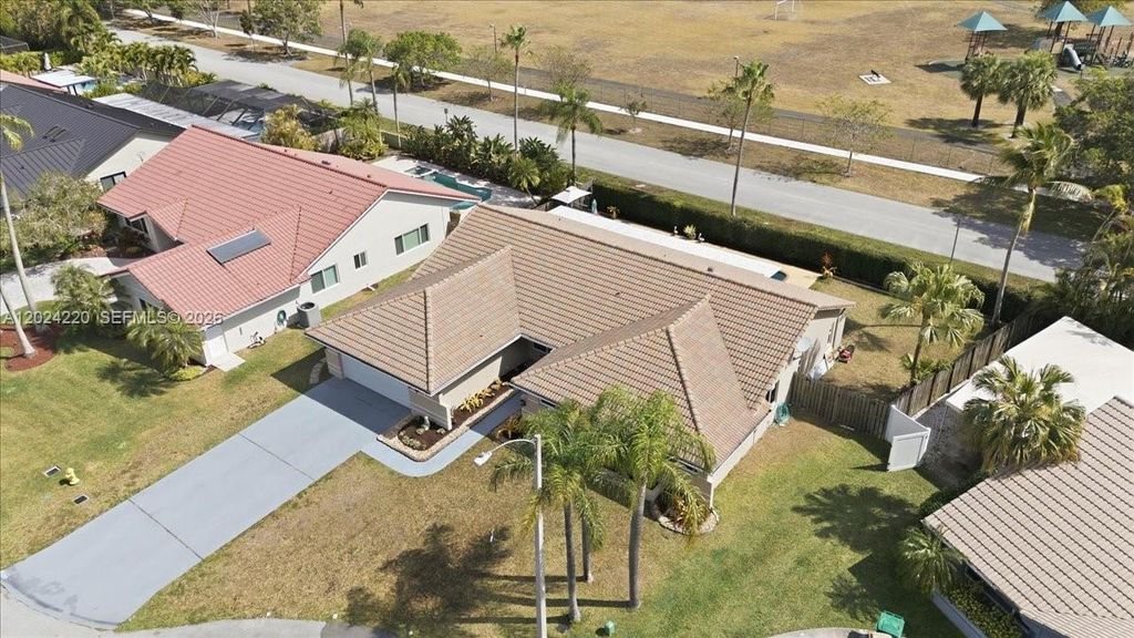 Photo of 6520 Olde Moat Way, Davie, FL 33331 (MLS # A12024220)
