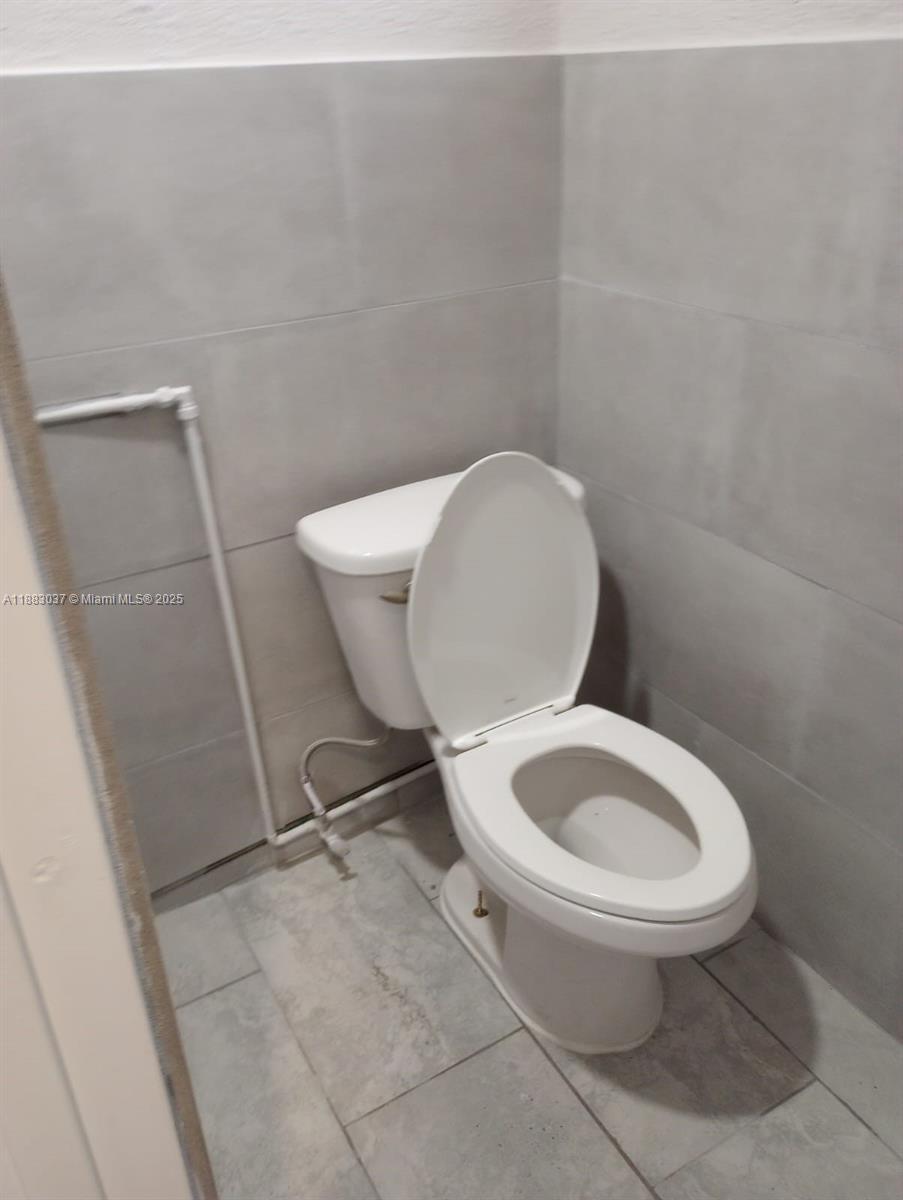 BAILEYS SUB 6 SHEET 1 - Residential Lease