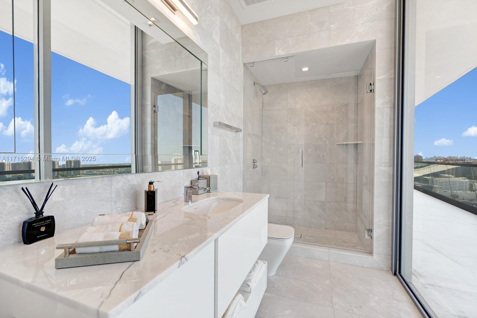 Turnberry Ocean Club - Residential