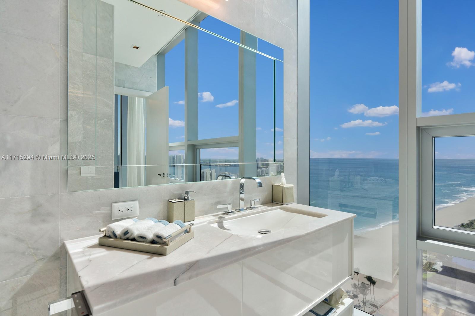 Turnberry Ocean Club - Residential