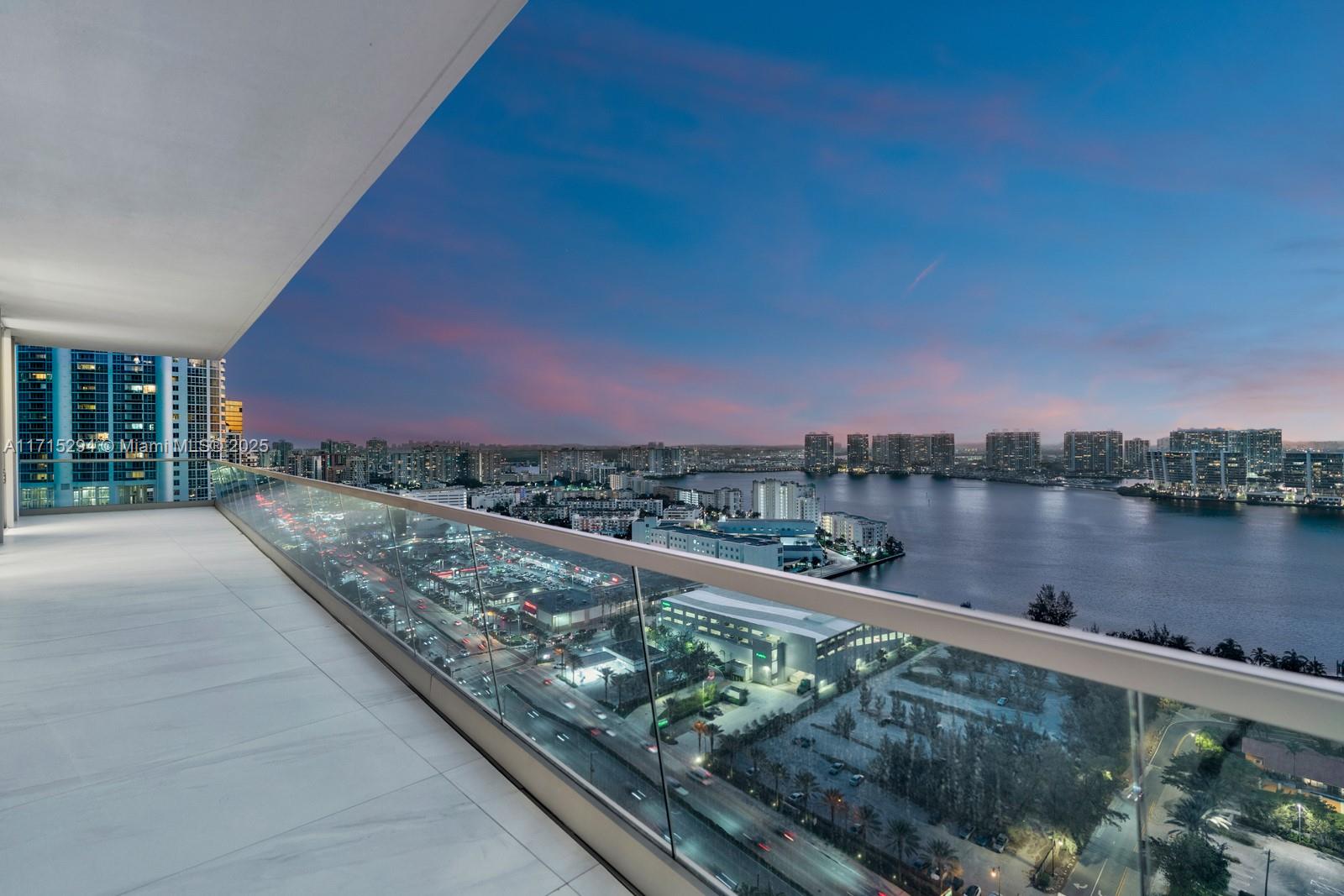 Turnberry Ocean Club - Residential