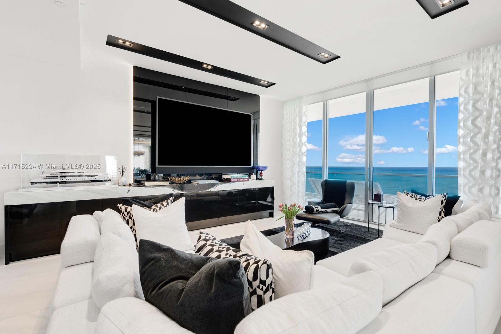 Turnberry Ocean Club - Residential