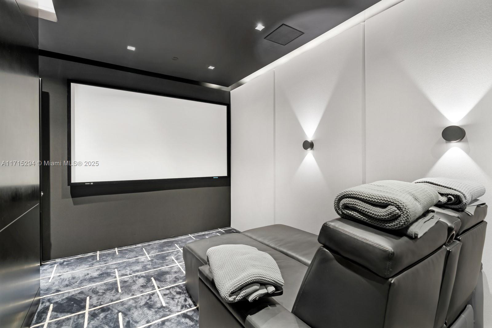 Turnberry Ocean Club - Residential