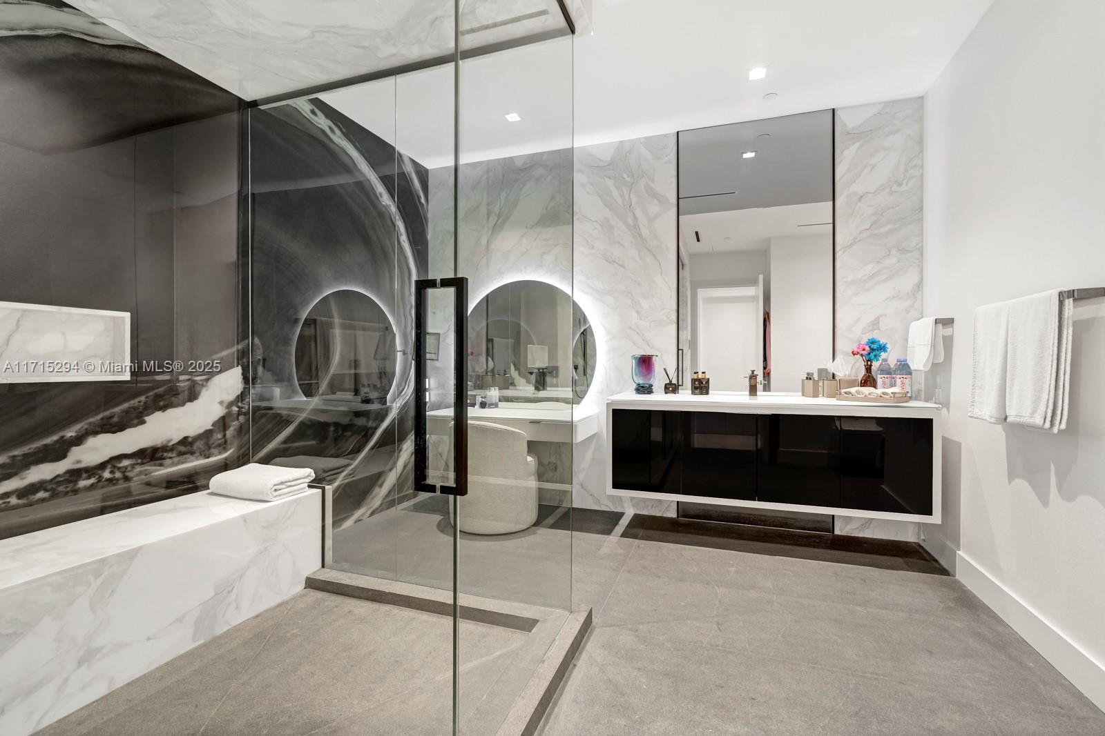 Turnberry Ocean Club - Residential
