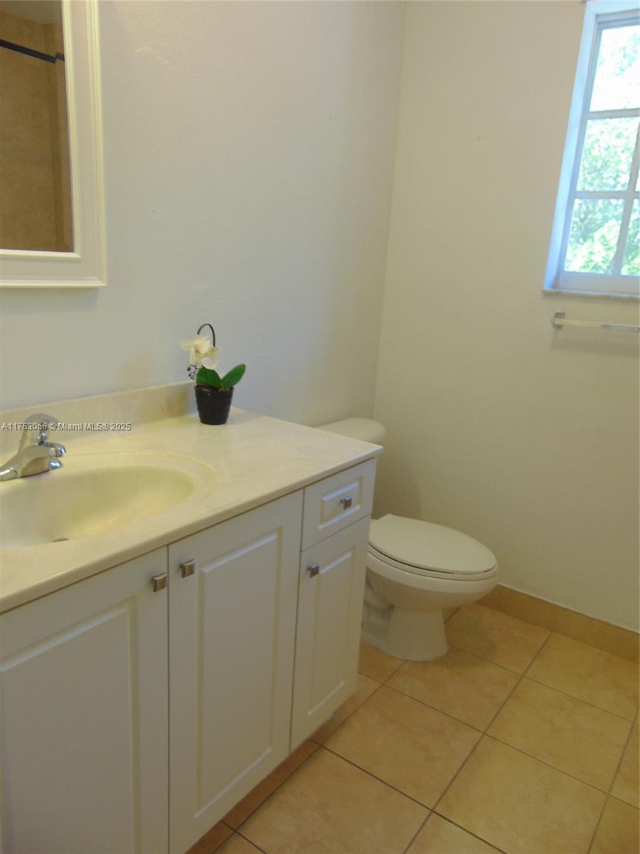 TOWN OF HALLANDALE B-13 - Residential