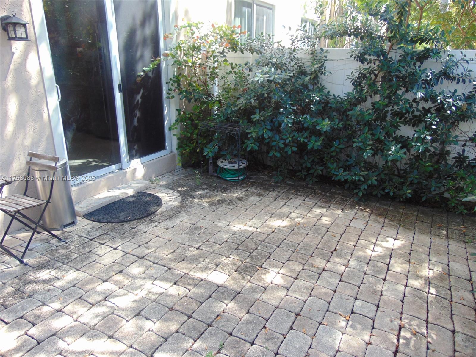 TOWN OF HALLANDALE B-13 - Residential
