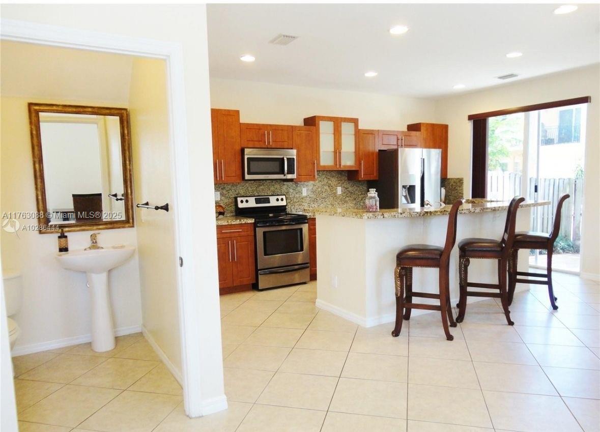 TOWN OF HALLANDALE B-13 - Residential