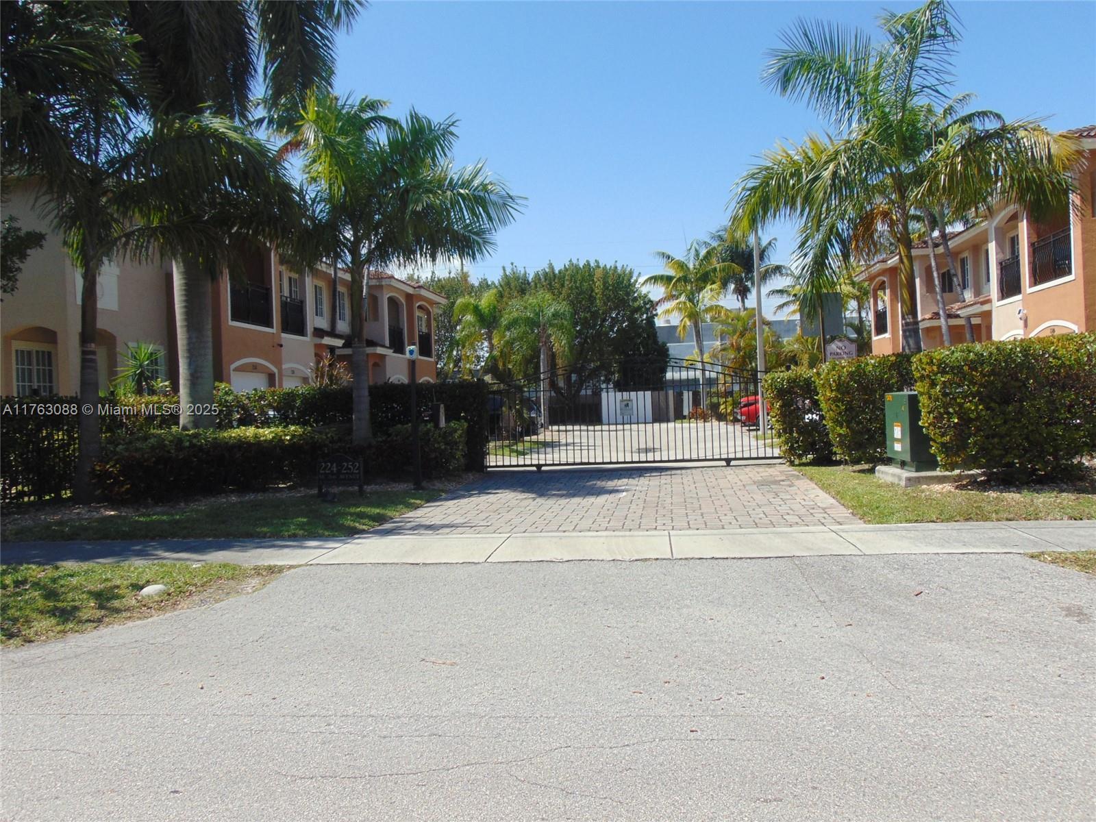 TOWN OF HALLANDALE B-13 - Residential
