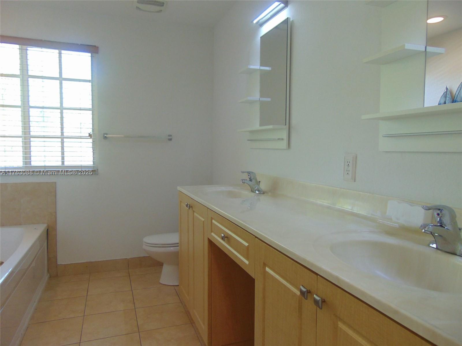 TOWN OF HALLANDALE B-13 - Residential