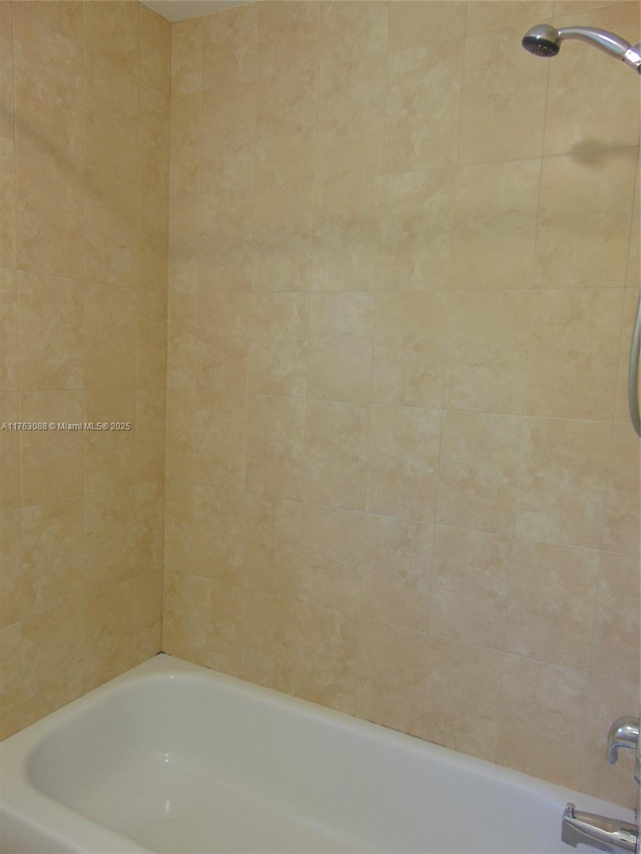 TOWN OF HALLANDALE B-13 - Residential