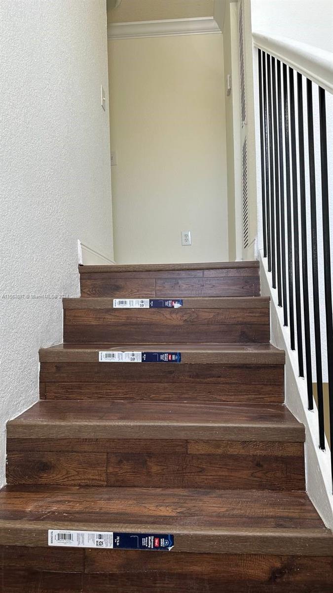 EAST VIEW GARDENS - Residential Lease