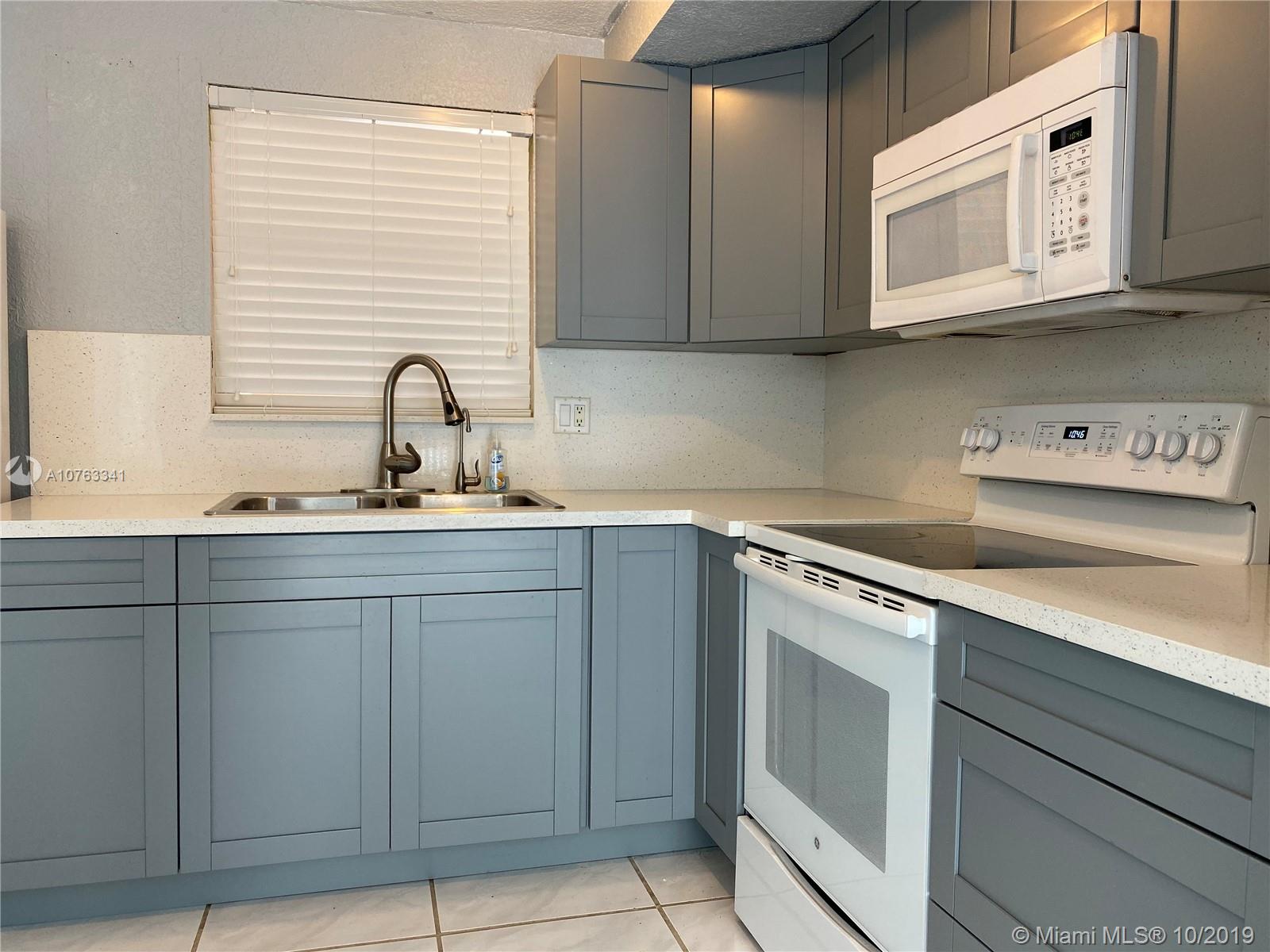 KENDALLWOOD VILLAS CONDO - Residential