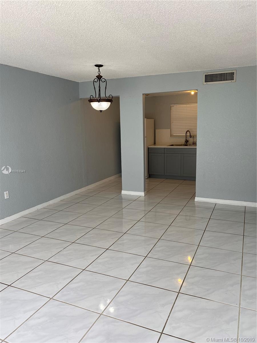 KENDALLWOOD VILLAS CONDO - Residential