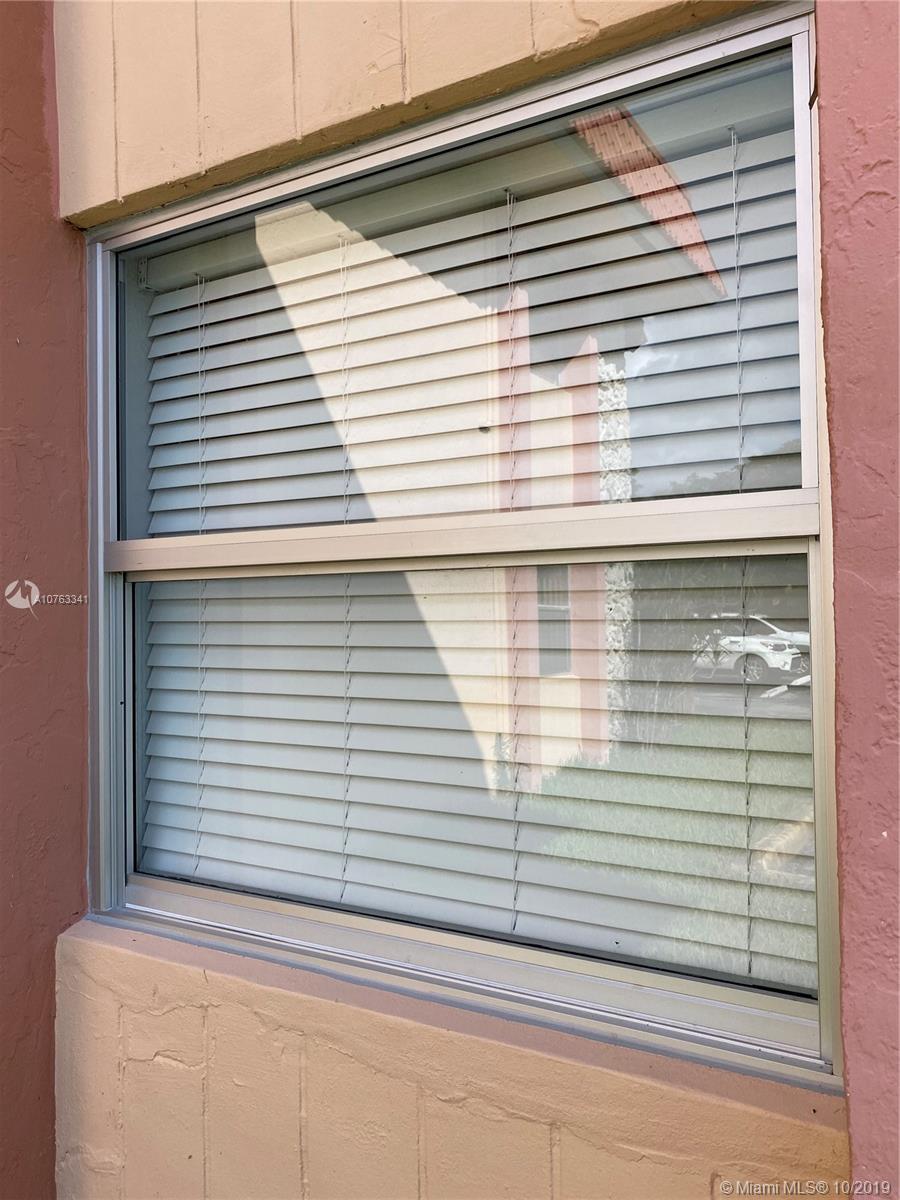 KENDALLWOOD VILLAS CONDO - Residential