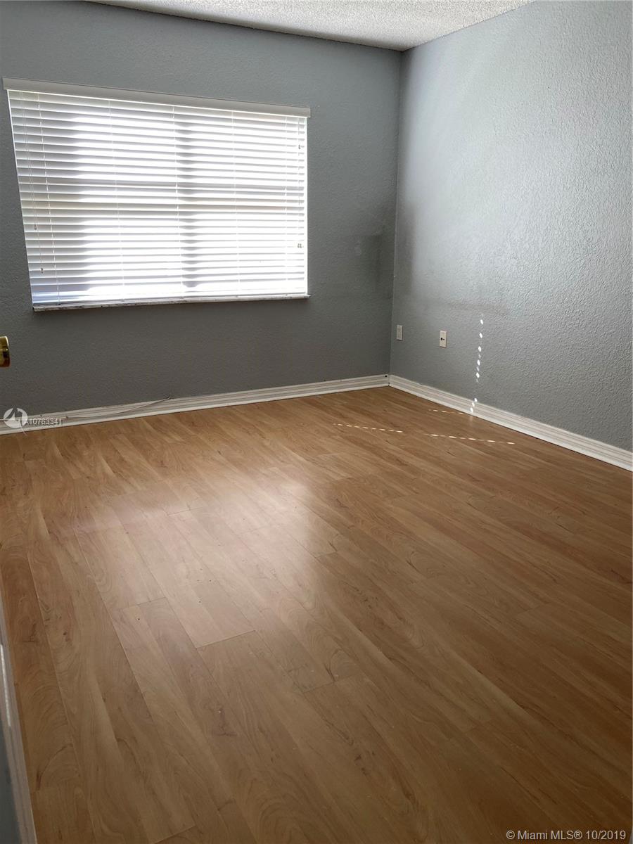 KENDALLWOOD VILLAS CONDO - Residential