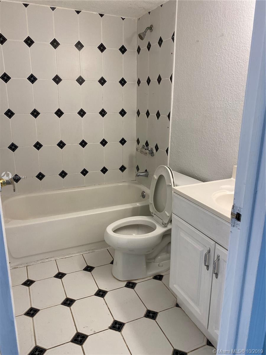 KENDALLWOOD VILLAS CONDO - Residential