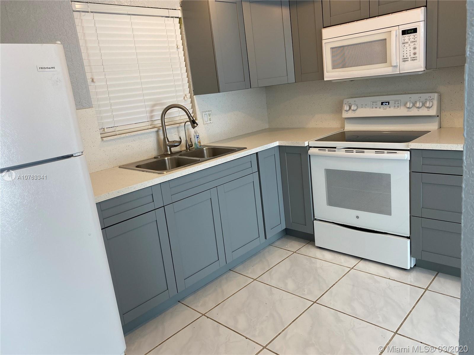 KENDALLWOOD VILLAS CONDO - Residential