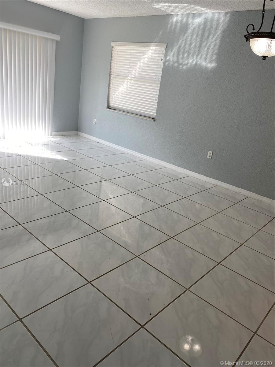 KENDALLWOOD VILLAS CONDO - Residential