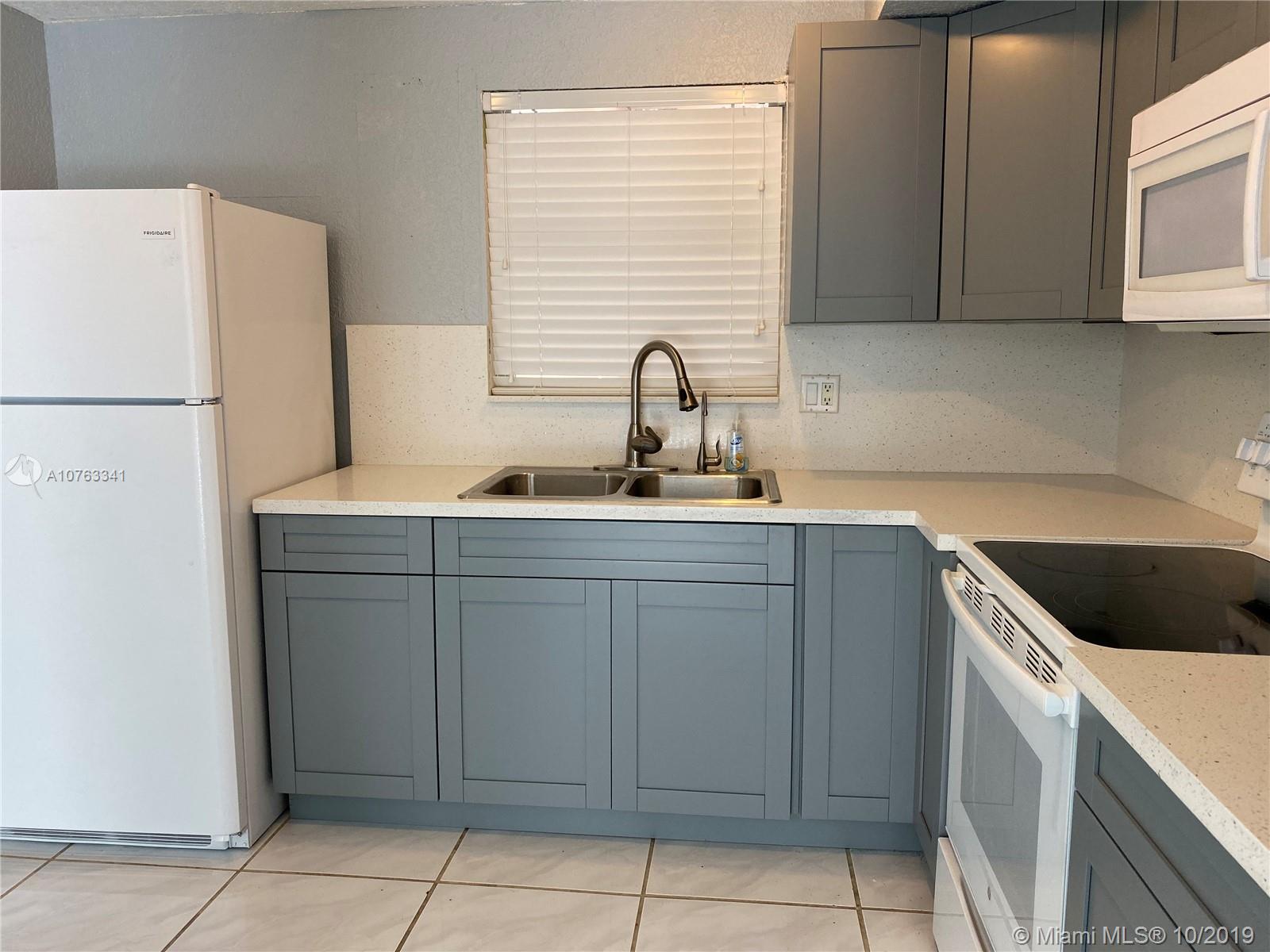 KENDALLWOOD VILLAS CONDO - Residential