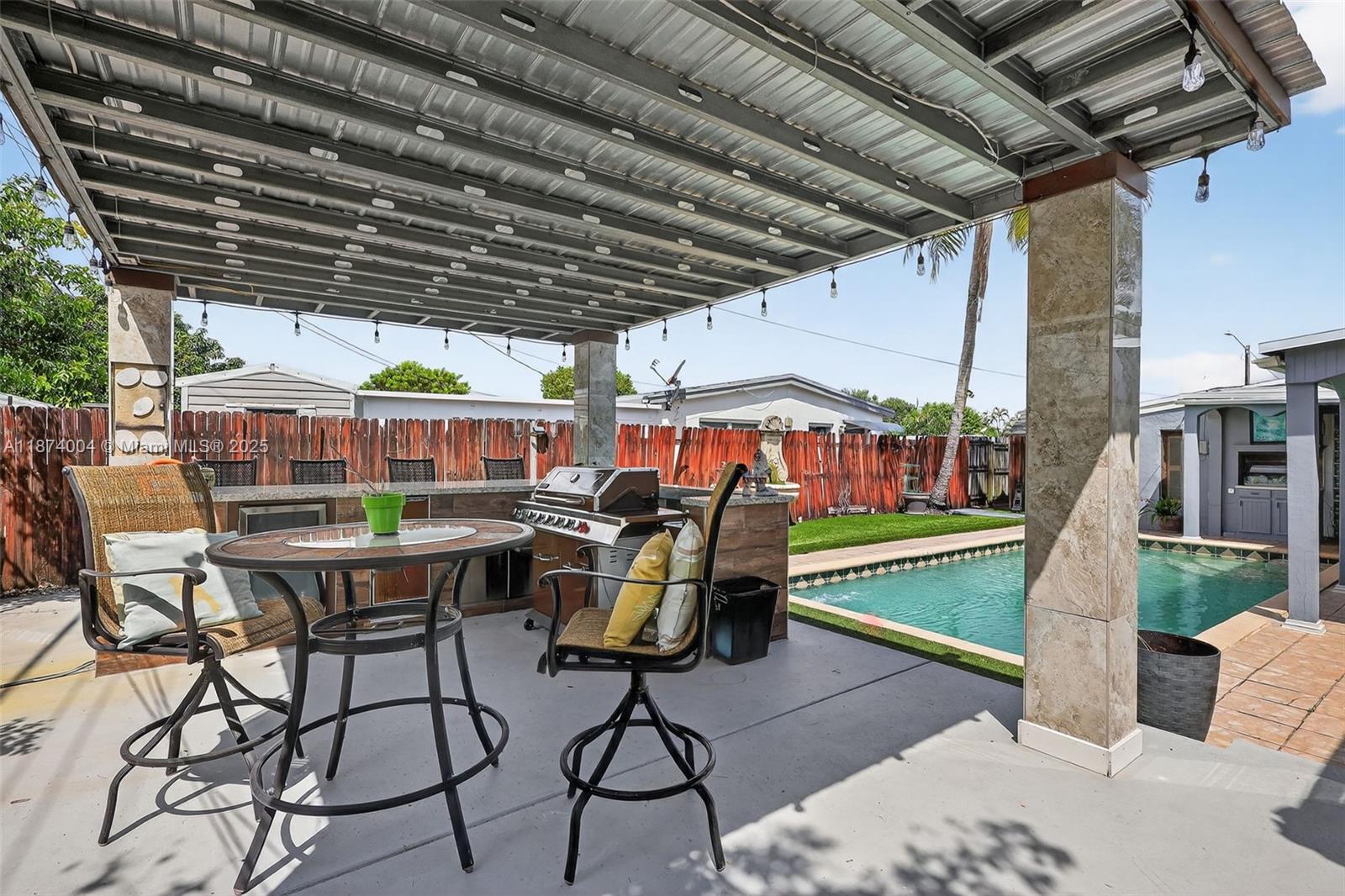 HERITAGE HOMES FIRST ADD - Residential