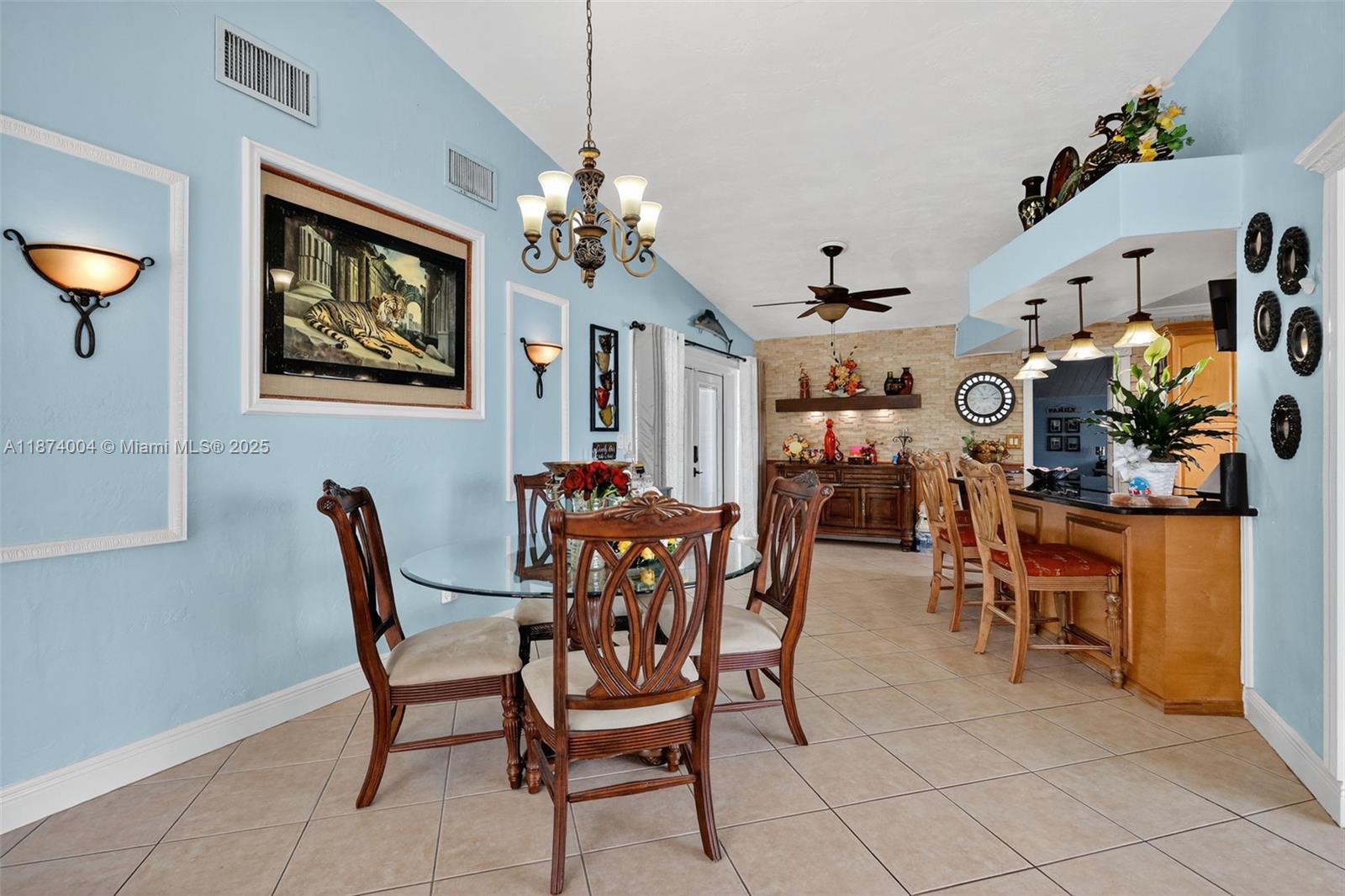 HERITAGE HOMES FIRST ADD - Residential