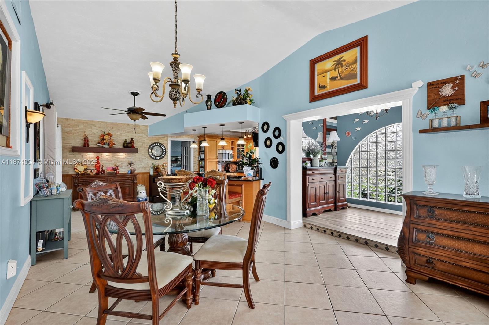 HERITAGE HOMES FIRST ADD - Residential