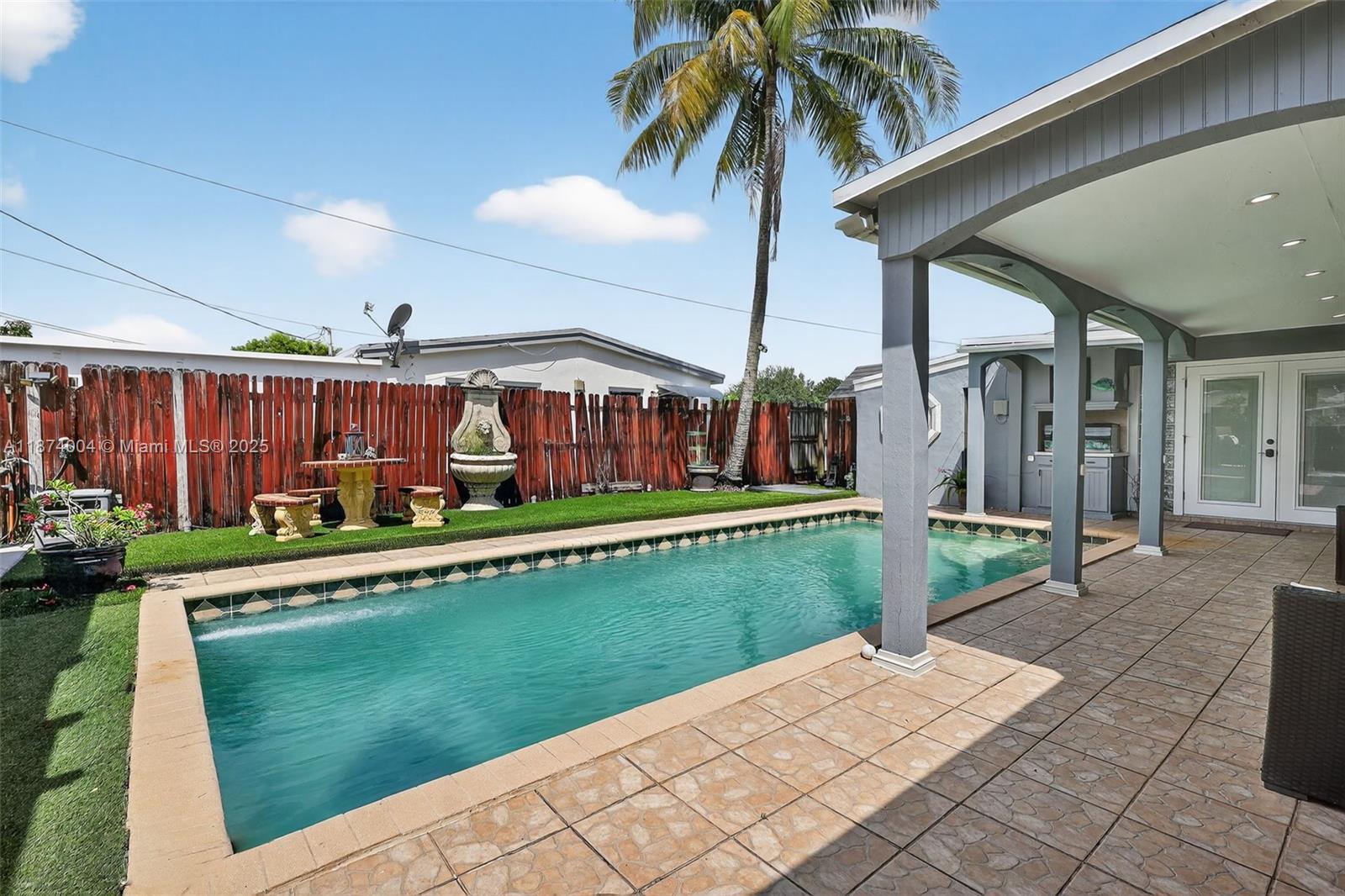 HERITAGE HOMES FIRST ADD - Residential