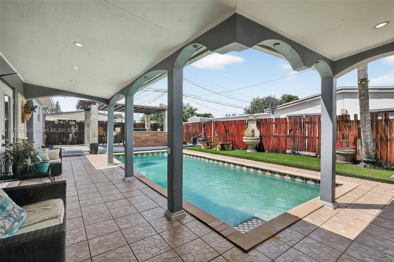 HERITAGE HOMES FIRST ADD - Residential