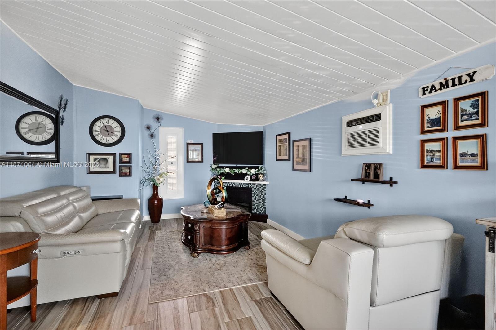 HERITAGE HOMES FIRST ADD - Residential