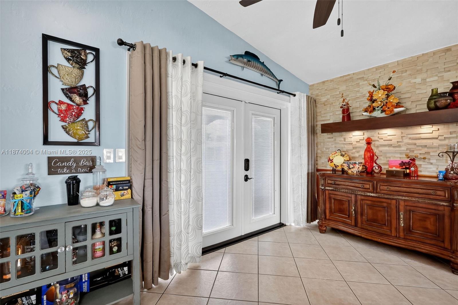 HERITAGE HOMES FIRST ADD - Residential