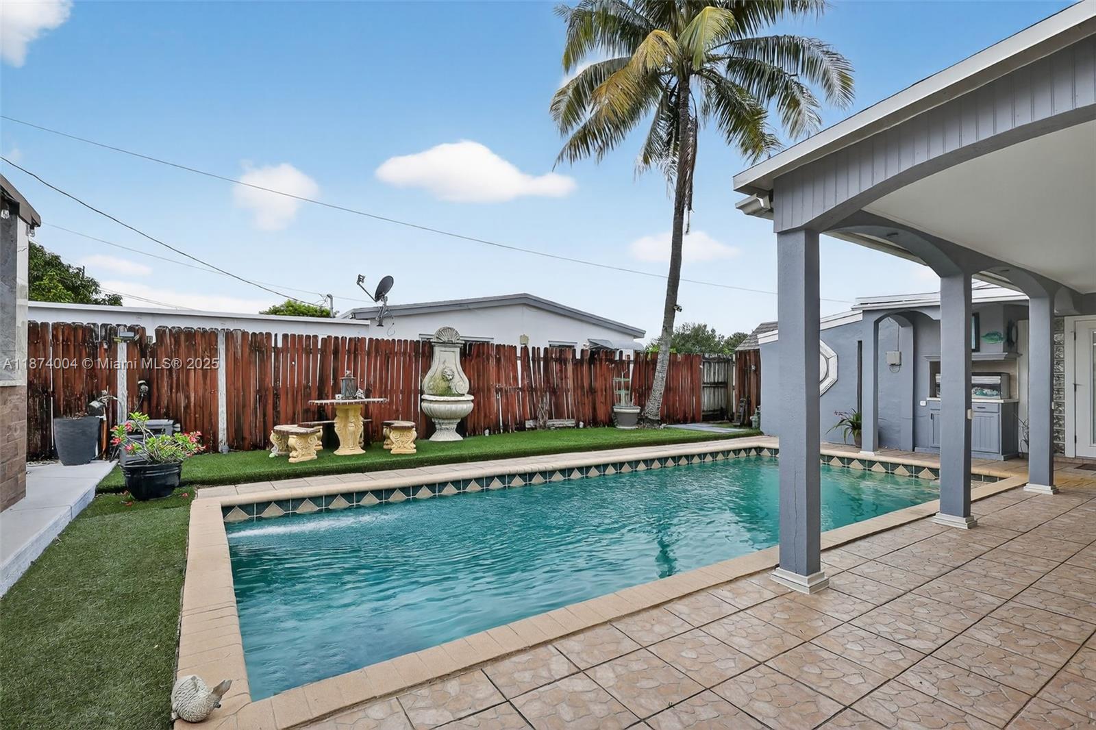 HERITAGE HOMES FIRST ADD - Residential