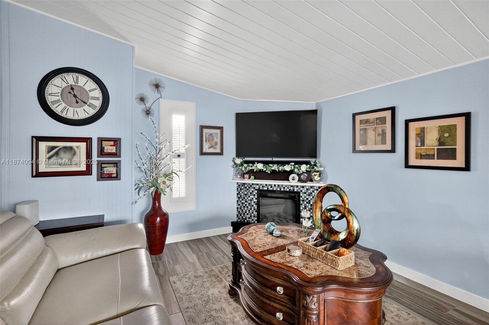 HERITAGE HOMES FIRST ADD - Residential