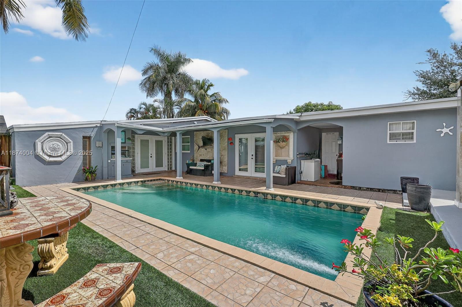 HERITAGE HOMES FIRST ADD - Residential