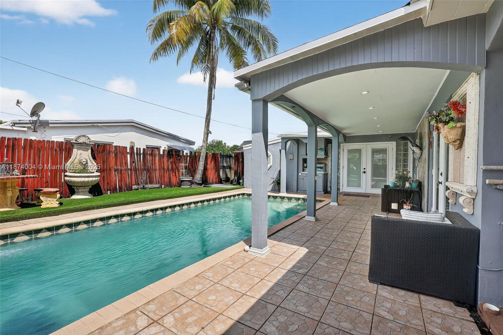 HERITAGE HOMES FIRST ADD - Residential