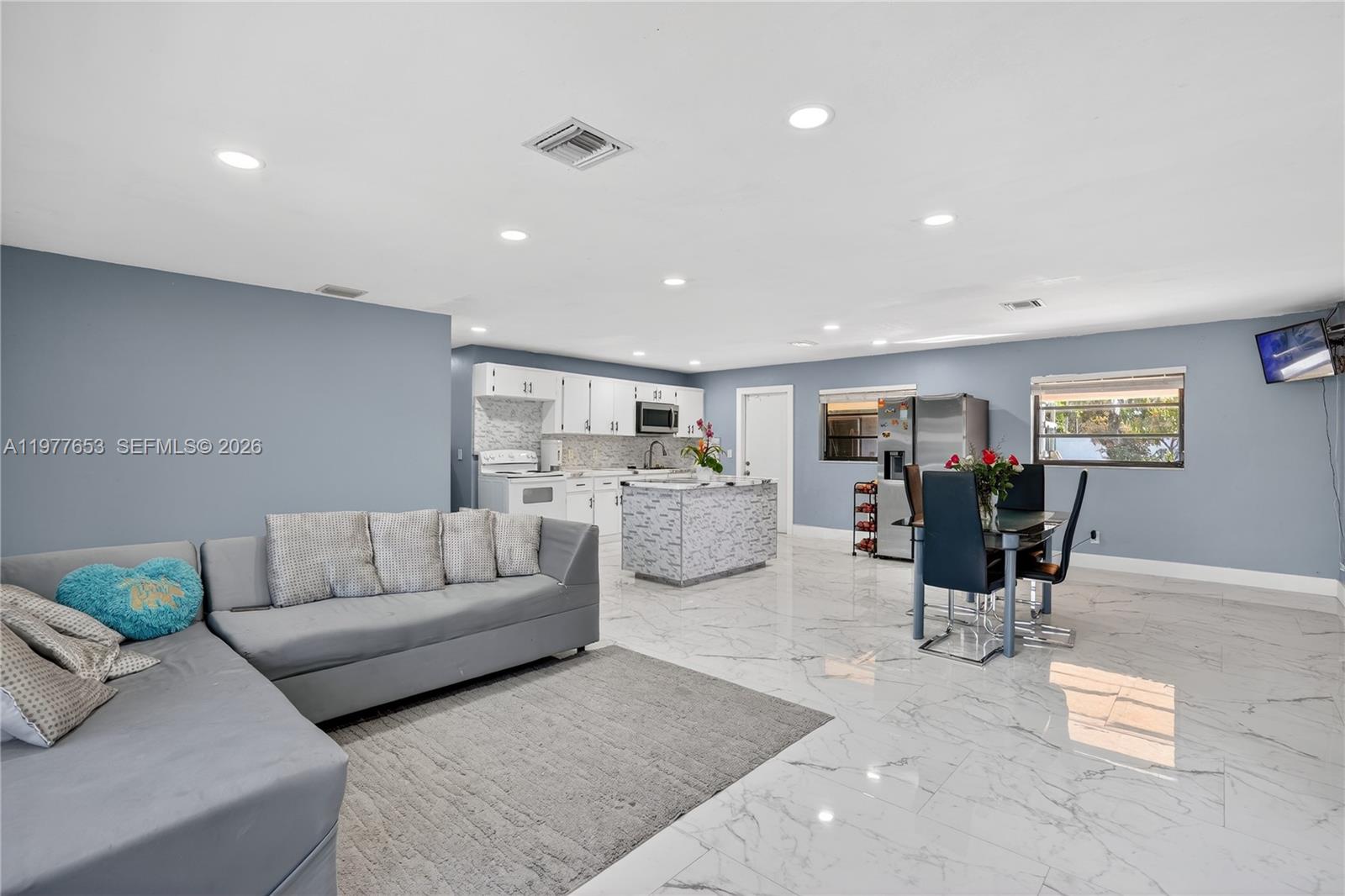 ROOSEVELT ESTATES - Residential