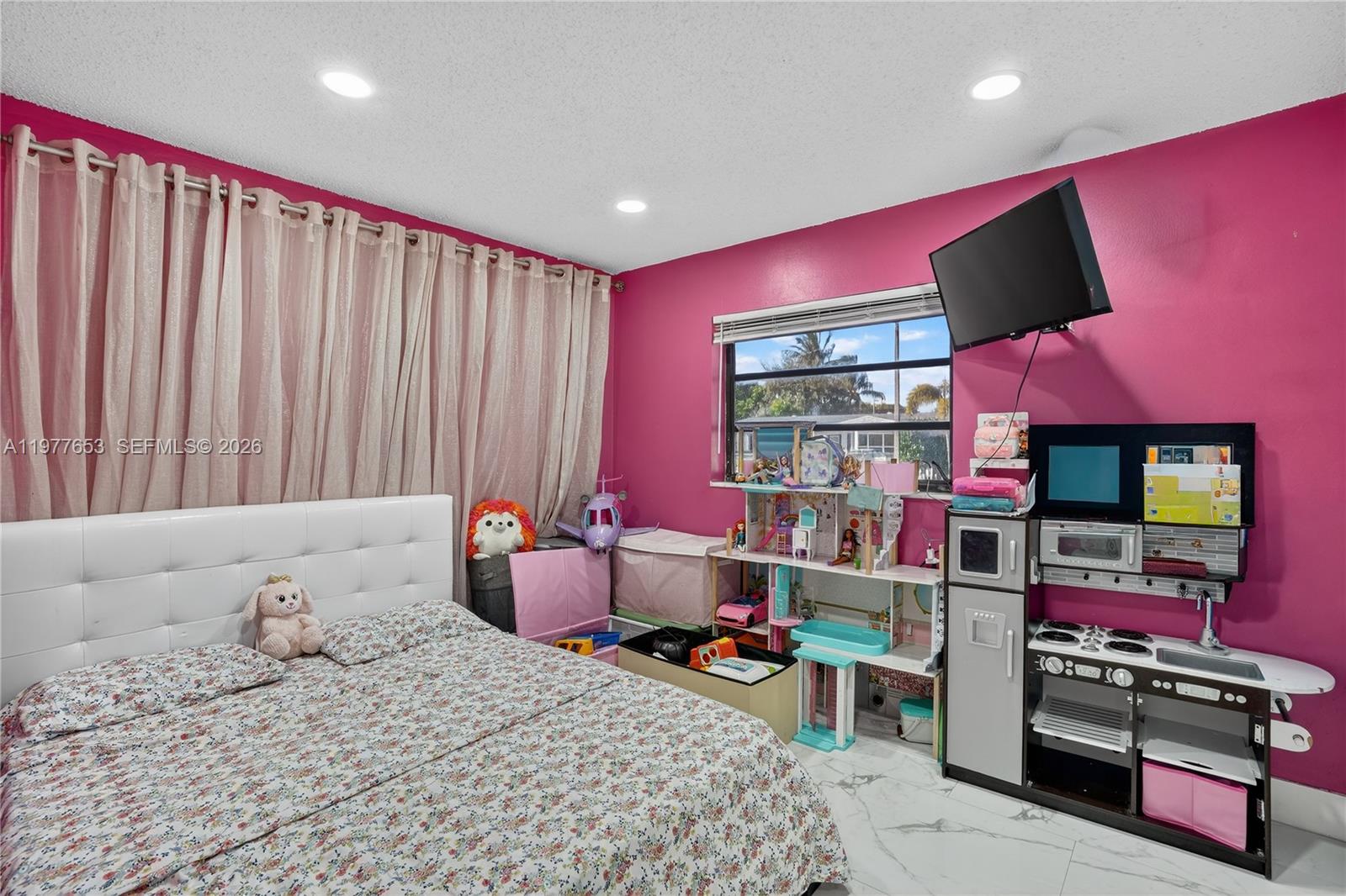 ROOSEVELT ESTATES - Residential