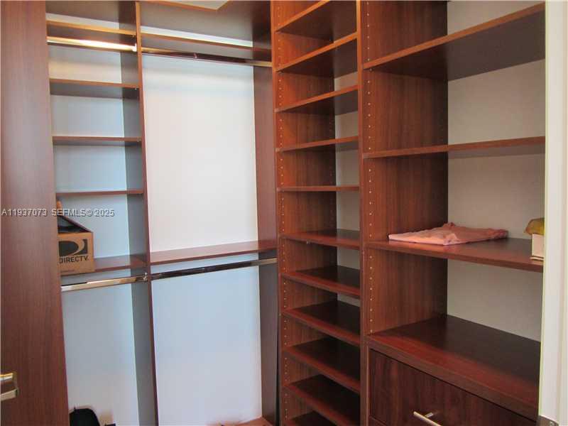 ICON BRICKELL NO TWO - Residential