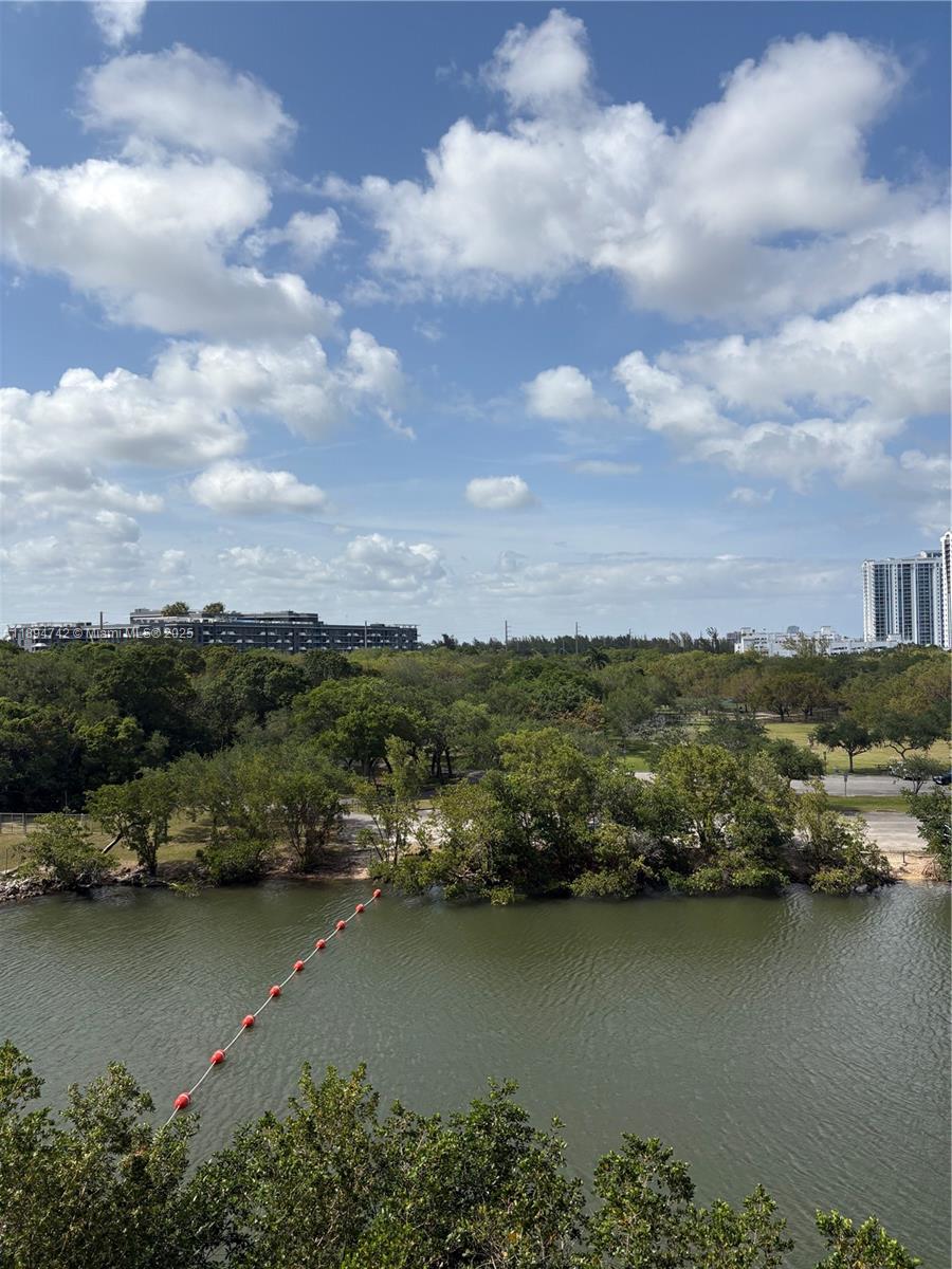 THE HARBOUR NORTH CONDO - Residential Lease