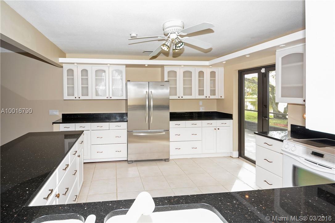 Country Isles Patio - Residential Lease