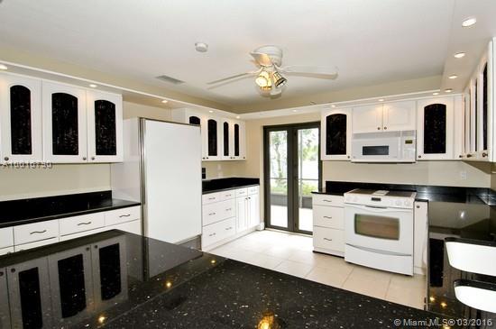 Country Isles Patio - Residential Lease