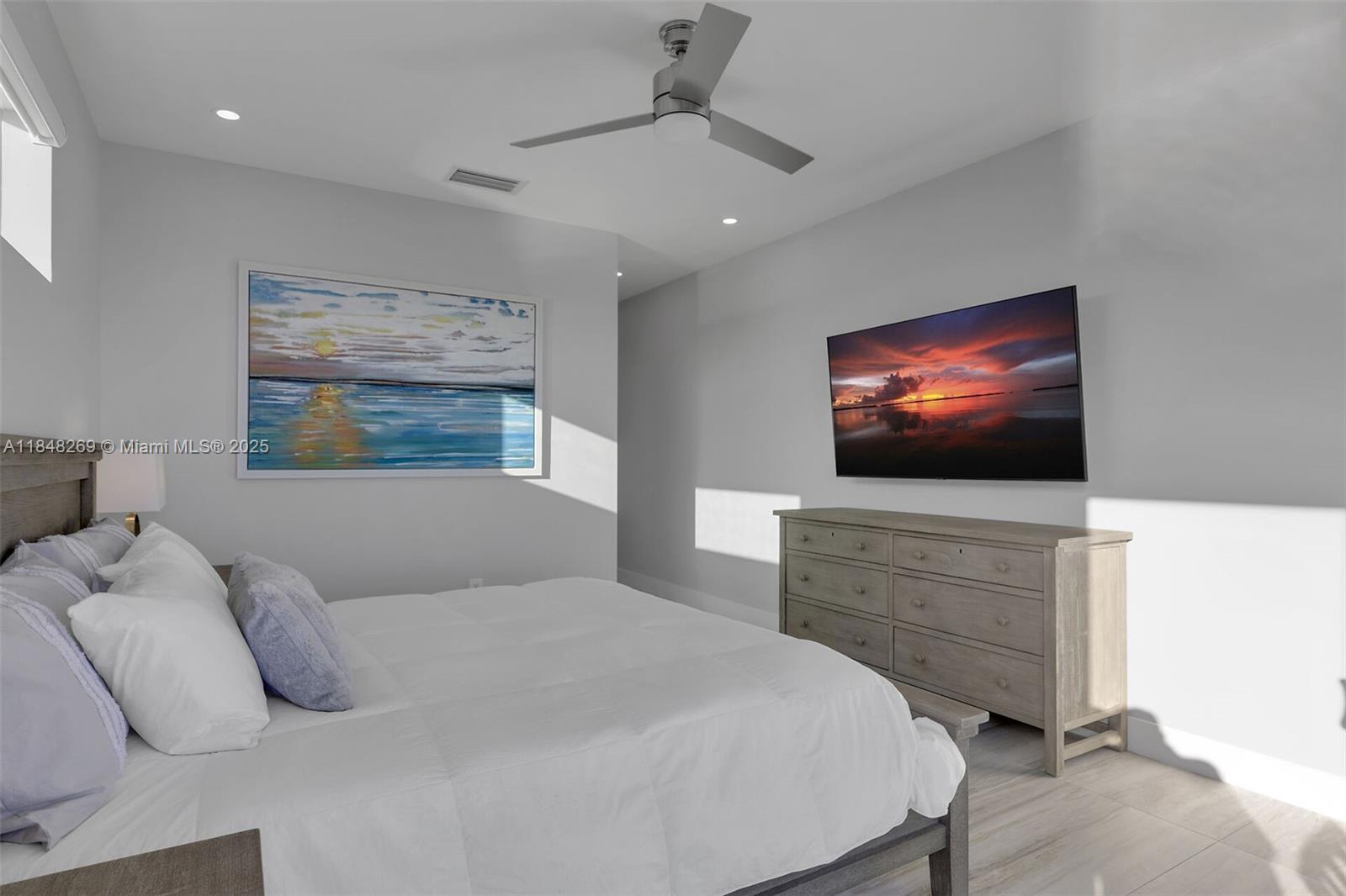 SOMBRERO BEACH VILLAGE - Residential