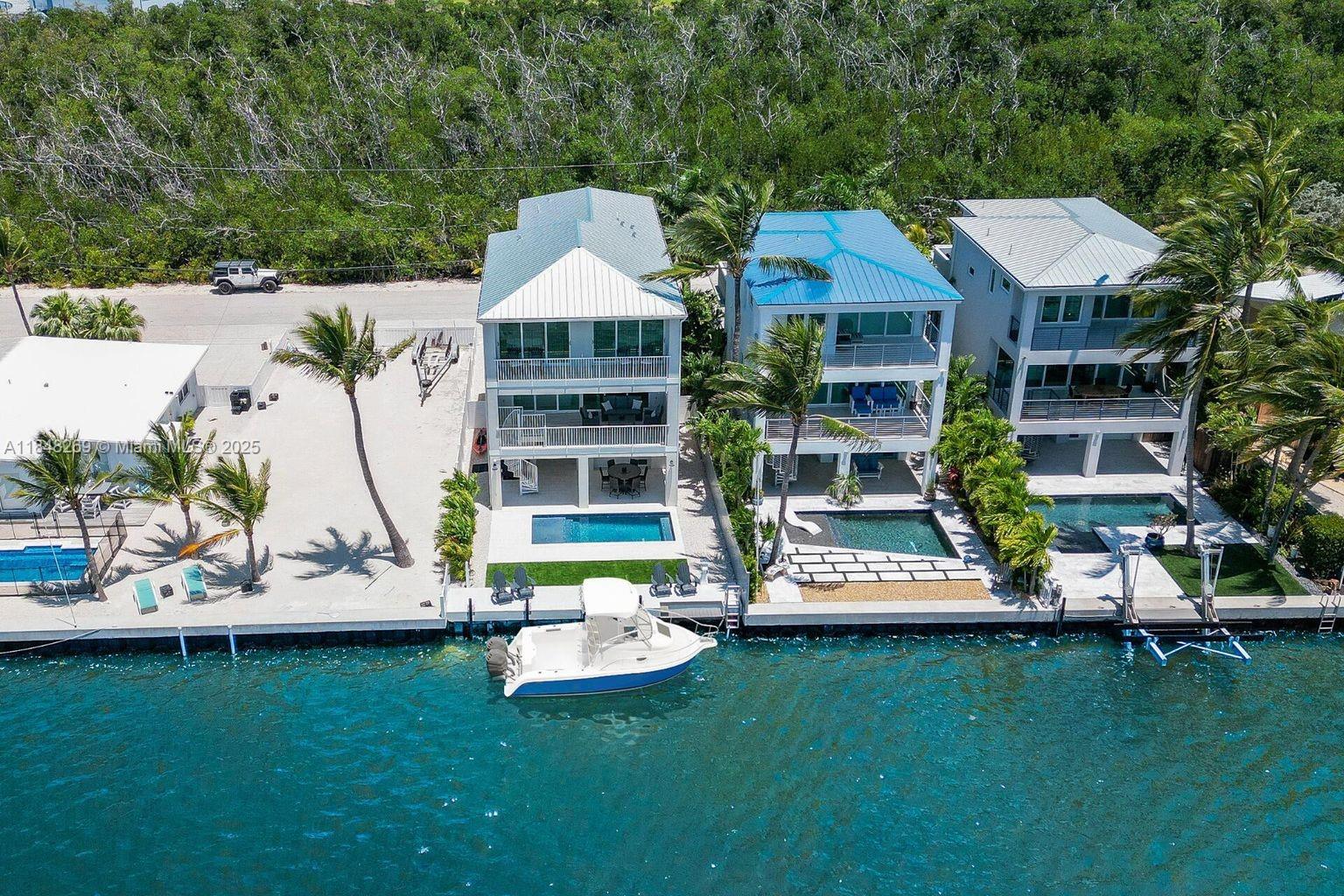 SOMBRERO BEACH VILLAGE - Residential