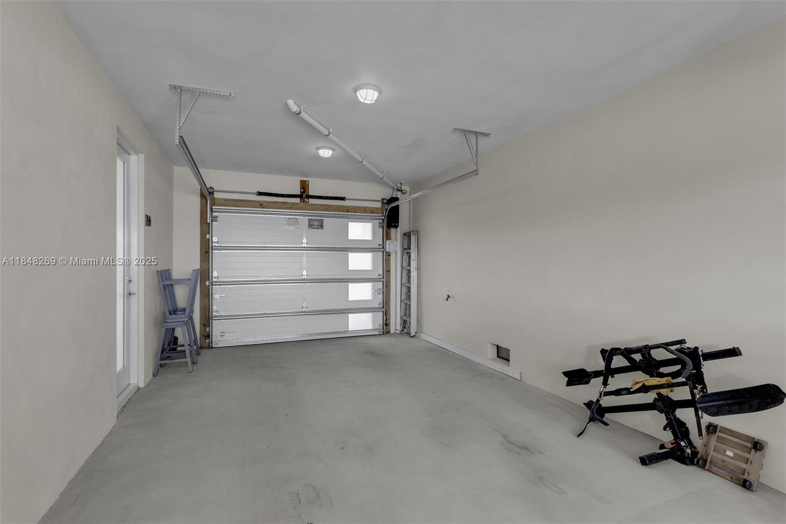 SOMBRERO BEACH VILLAGE - Residential