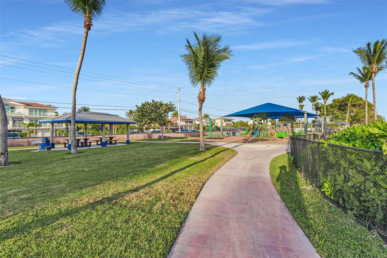 SOMBRERO BEACH VILLAGE - Residential