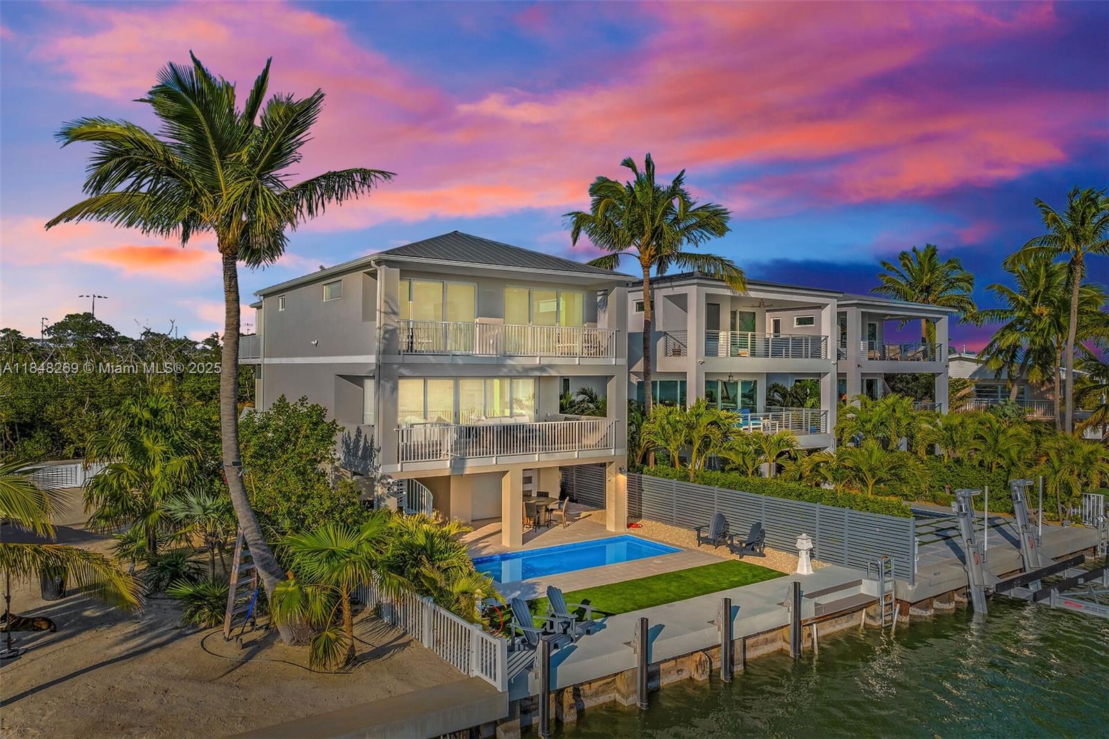 SOMBRERO BEACH VILLAGE - Residential