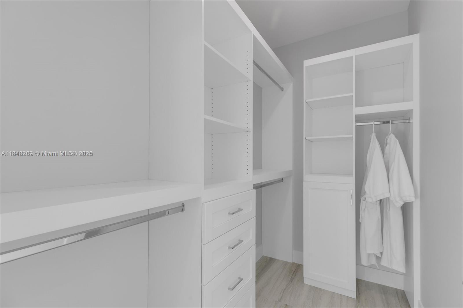 SOMBRERO BEACH VILLAGE - Residential