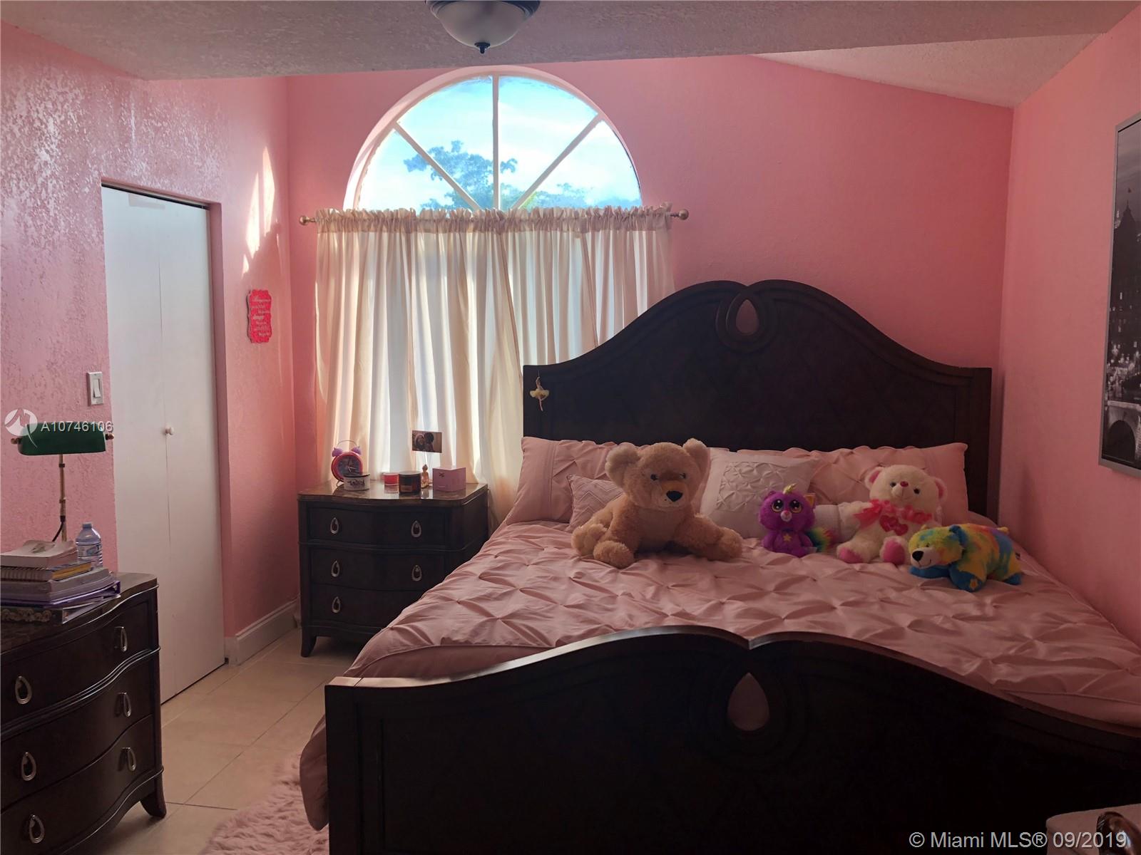 ROYAL PALM PLACE - Residential